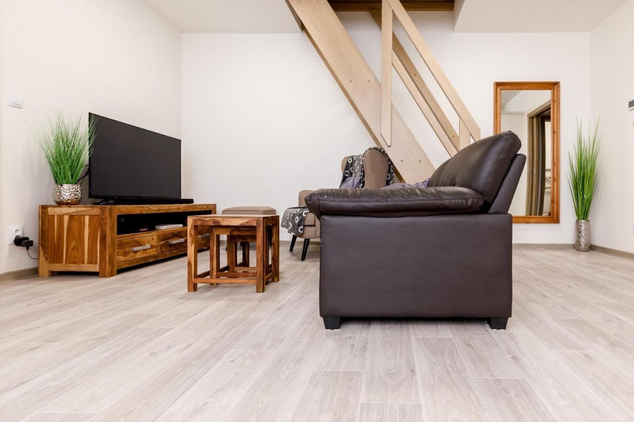 Apartment Ness Божи Дар Екстериор снимка